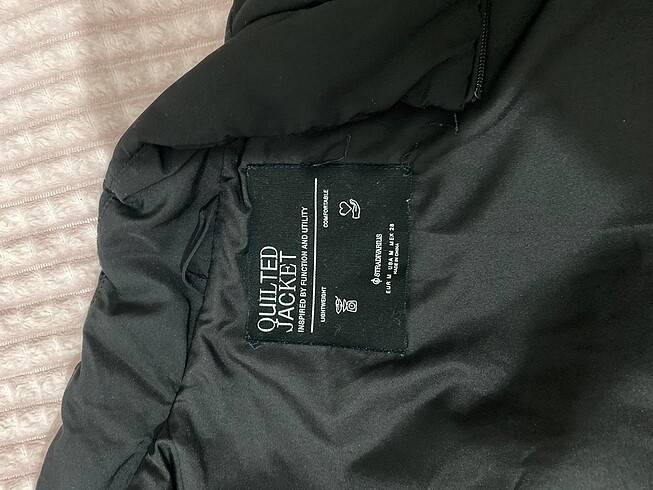 m Beden siyah Renk Stradivarius Kısa Kapitone Ceket