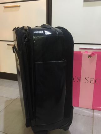 diğer Beden siyah Renk Victoria s Secret kabin boy bavul tertemiz 
