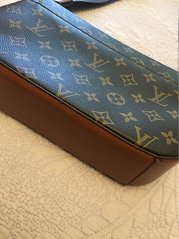  Beden Louis Vuitton replika çanta