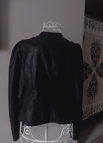 Alvina Deri görünümlü ince ceket