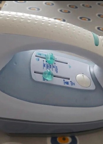 Tefal Tefal Beyaz ve Gri Buharlı Ütü