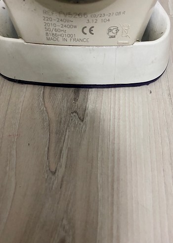 Beden Beyaz Gri Buharlı Ütü