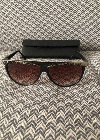 Guess Kahverengi Retro Kadın Güneş Gözlüğü ve Fermuarlı Kılıf - Görsel 4