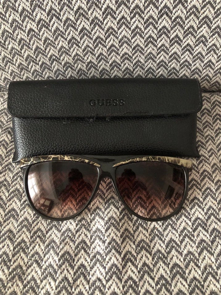 Guess Kahverengi Retro Kadın Güneş Gözlüğü ve Fermuarlı Kılıf - Görsel 2