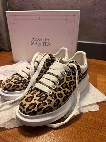 Alexander McQueen McQueen Leopar Sneaker