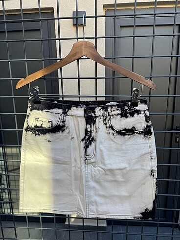 s Beden beyaz Renk Zara Batik Desenli Mini Jean Etek