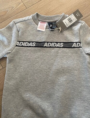 Adidas sweatshirt orjinal etiketli