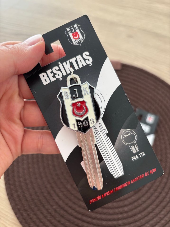 Beşiktaş Temalı Lisanslı Anahtarlık - Görsel 2