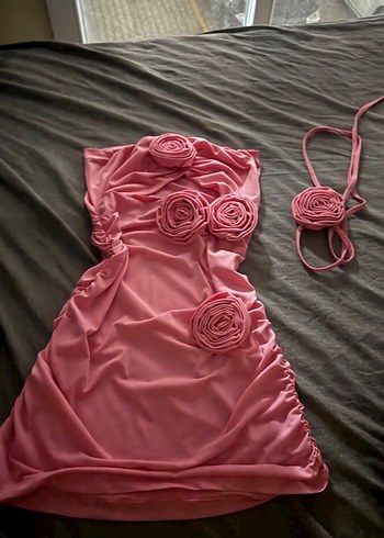 Gül detaylı mini elbise - Görsel 2