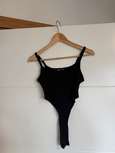 Zara askılı body