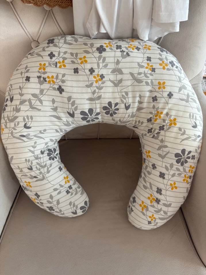Çiçek Desenli Gri Emzirme ve Hamile Yastığı - Görsel 2