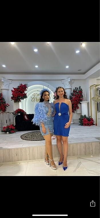 Raisa & Vanessa Carmen kısa elbise
