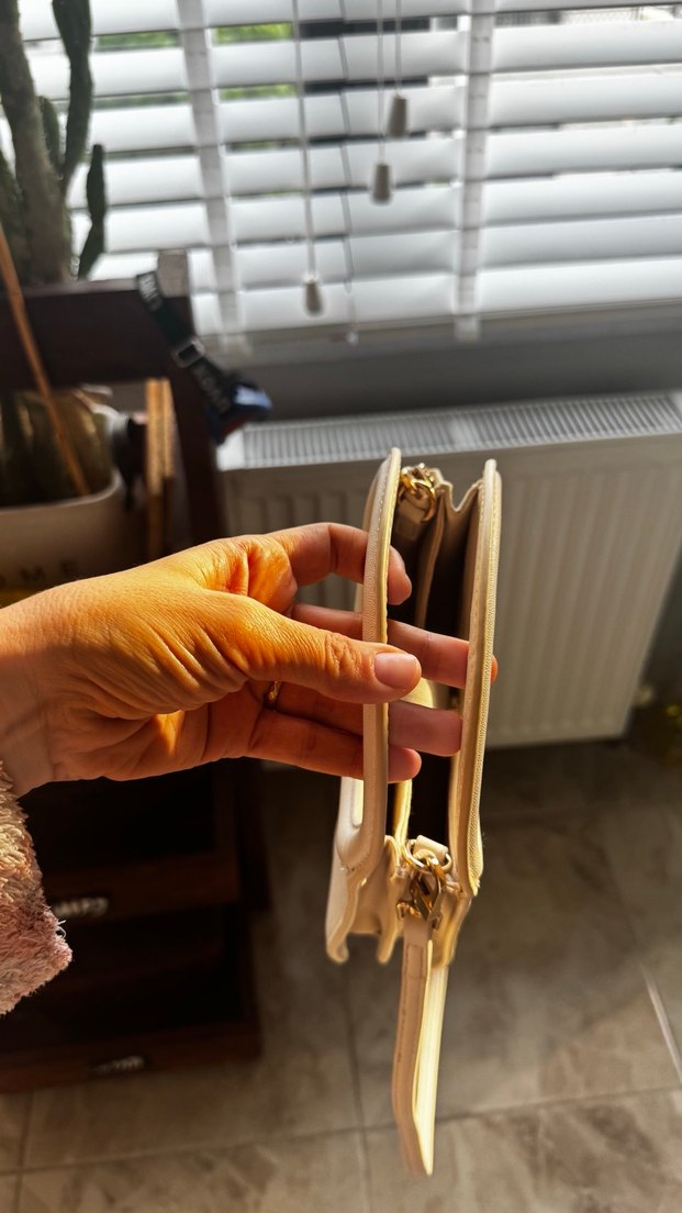 Mango yandan caprazli canta - Görsel 3