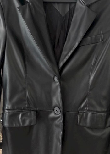 Bershka Kadın Siyah Deri Ceket, Düğmeli, Normal Boy - Görsel 2