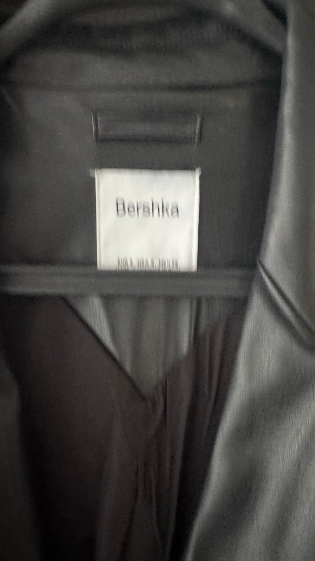 Bershka Kadın Siyah Deri Ceket, Düğmeli, Normal Boy - Görsel 3