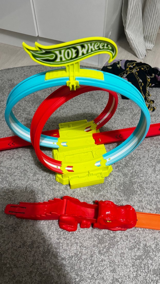 Renkli Hot Wheels Yarış Seti - Görsel 2