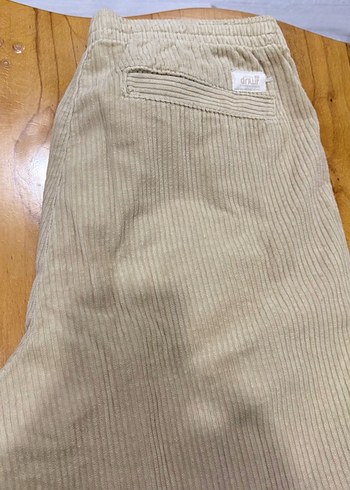 Fitilli Zara pantolon açık renkli satıldı - Görsel 8