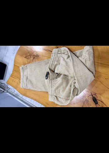 Fitilli Zara pantolon açık renkli satıldı - Görsel 9