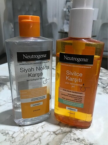 Neutrogena Neutrogena yüz temizleme jeli