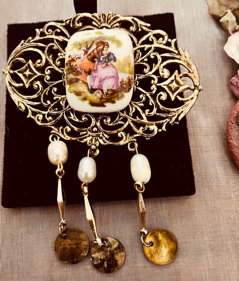 İşlemeli Altın Renk Vintage Broş - Görsel 2