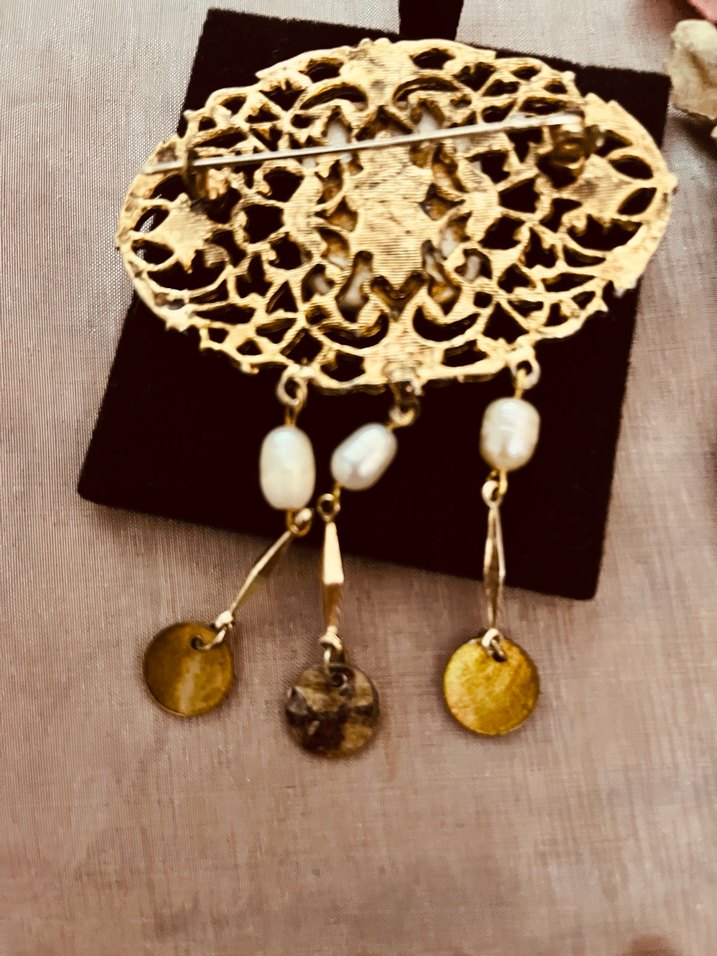 İşlemeli Altın Renk Vintage Broş - Görsel 4