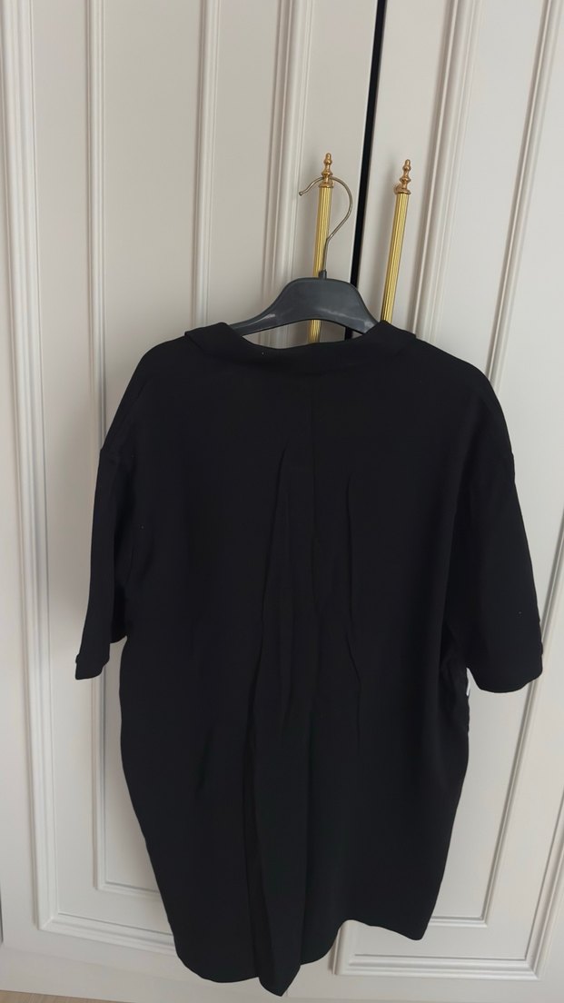 Siyah Guess Polo Yaka Oversize Tişört - Görsel 3