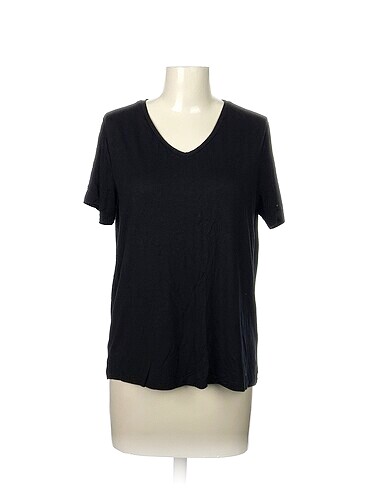 Diğer T-shirt %70 İndirimli.
