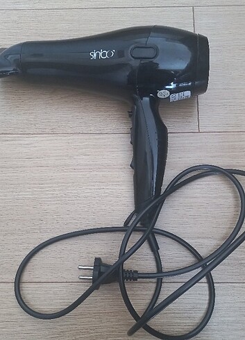 Saç kurutma makinesi 
