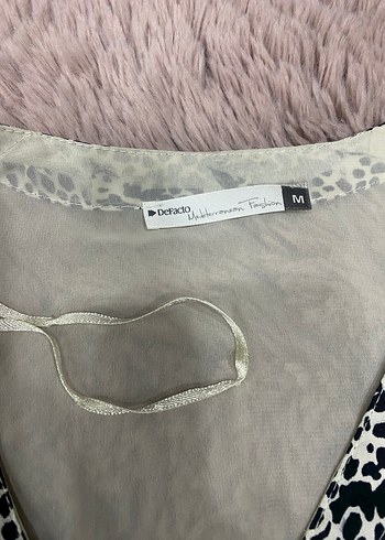 Yılan Desenli V Yakalı Transparan Gömlek - Görsel 3