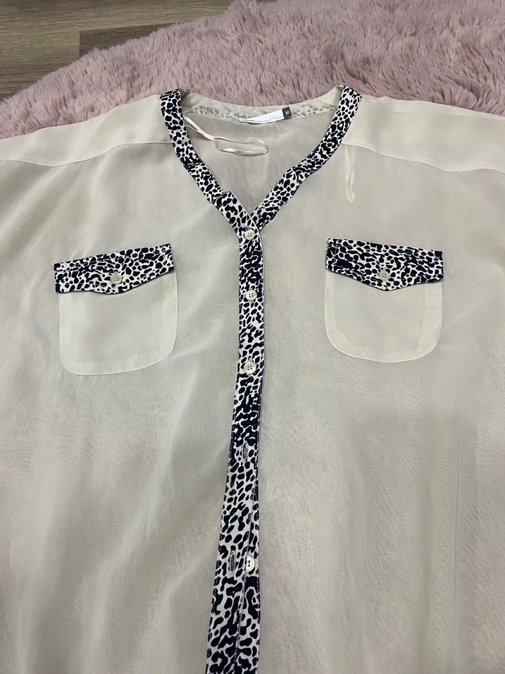 Yılan Desenli V Yakalı Transparan Gömlek - Görsel 2