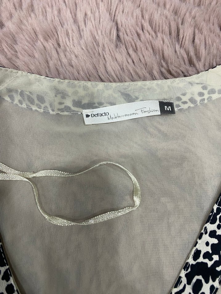 Yılan Desenli V Yakalı Transparan Gömlek - Görsel 3