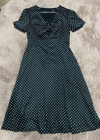 Siyah Puantiyeli Midi V Yaka Elbise - Görsel 2