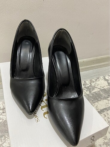 37 Beden Siyah stiletto