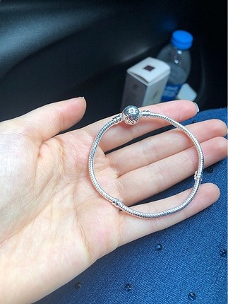 Charm bilekliği