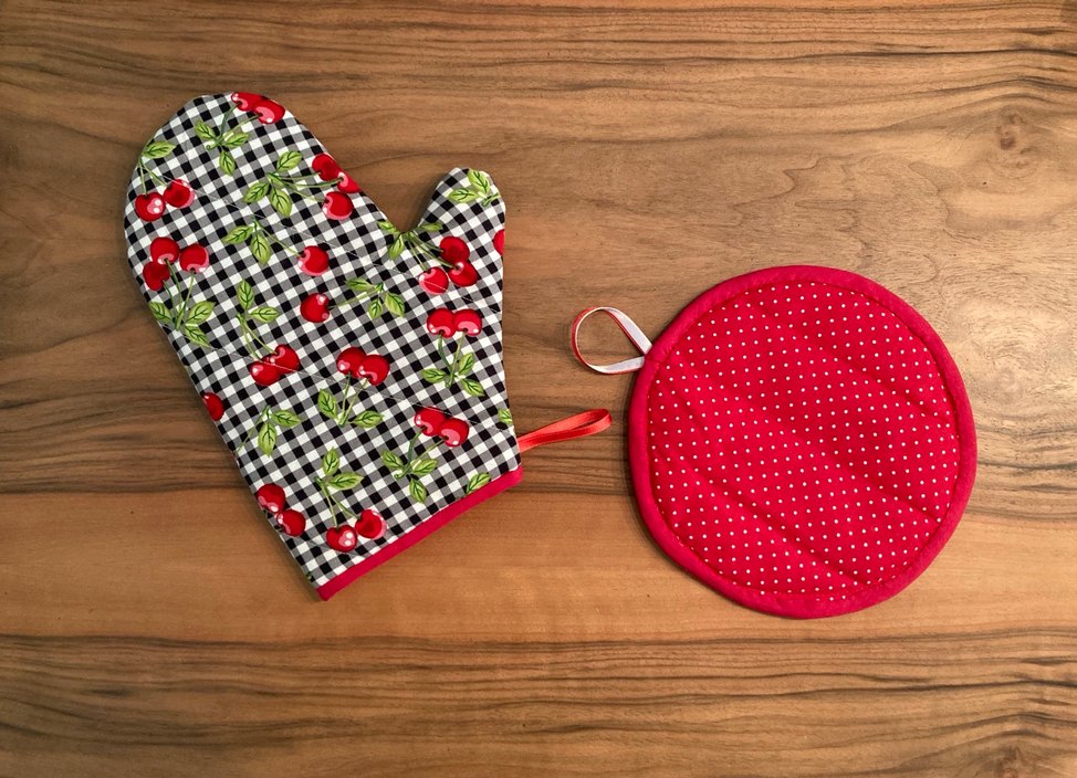 Kırmızı Kiraz Desenli Fırın Eldiveni ve Tutacak - Görsel 3