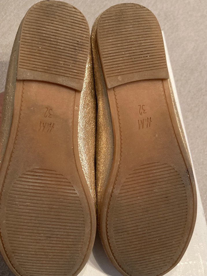 Altın Rengi Fiyonklu Kız Babet Ayakkabı - Görsel 4