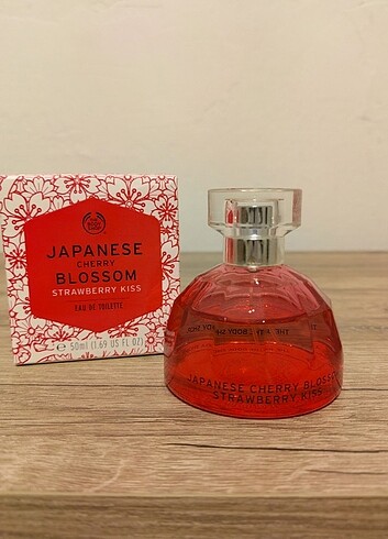Japanese Cherry Blossom Strawberry Kiss Parfüm 