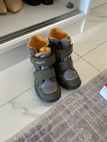 Süperfit erkek çocuk bot