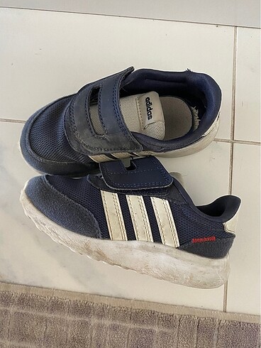 Adidas 26 numara erkek çocuk ayakkabı