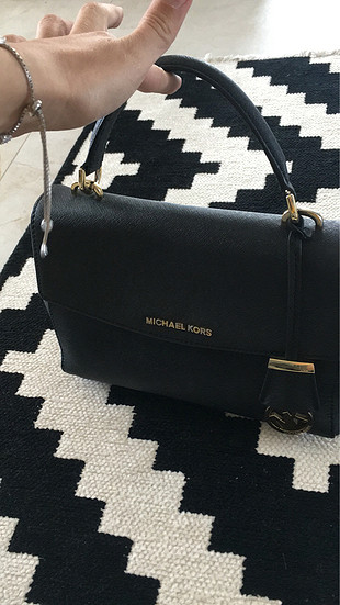 Siyah michael kors ava çanta medium boy