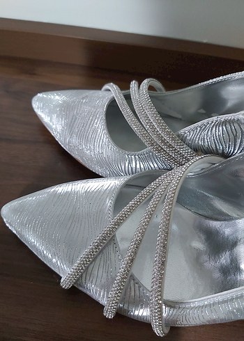 Gri Yılan Desenli Metal Stiletto Kadın Ayakkabı - Görsel 6