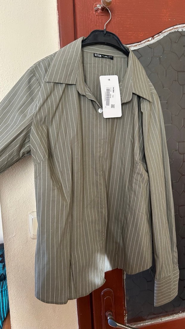 Düğmeli Gri Çizgili Keten Kadın Gömlek - Görsel 2