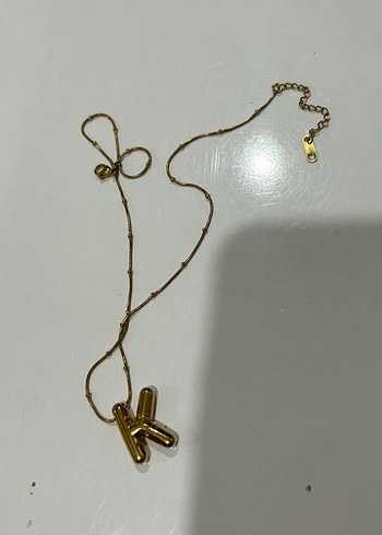 Altın Renk Zincir Detaylı 'K' Harfli Kolye  - Görsel 2