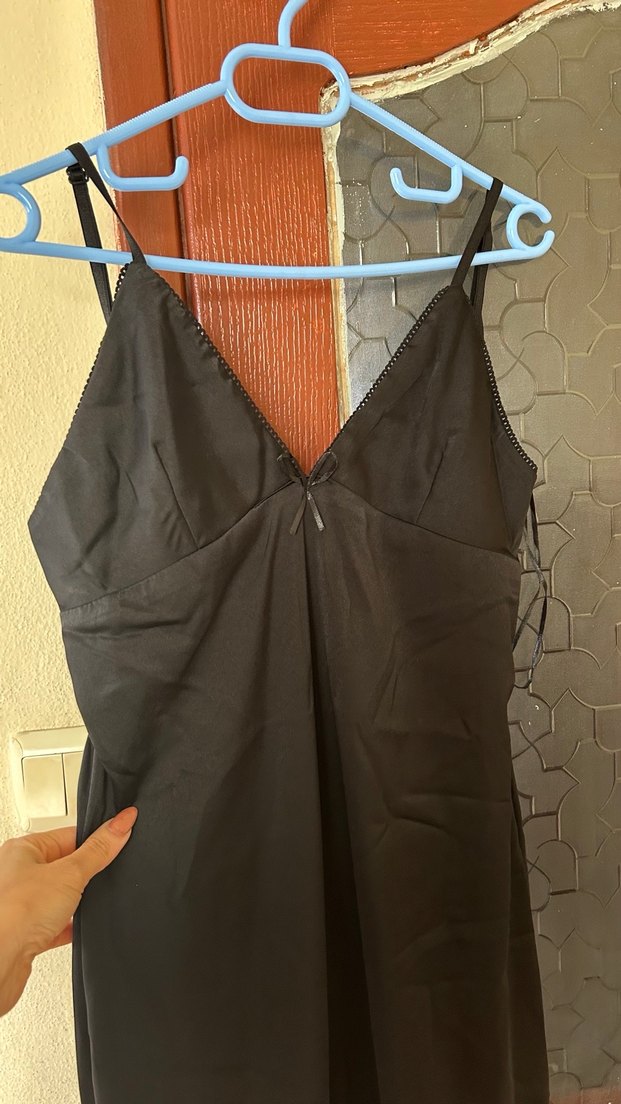 Siyah, Askılı, Dökümlü Uzun Kadın Elbise - Görsel 3