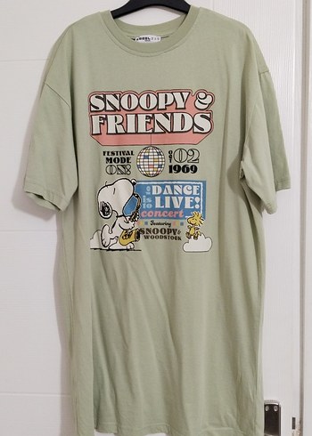 Defacto Snoopy Friends Vintage Muzik Baskili Rahat Tisort Elbise