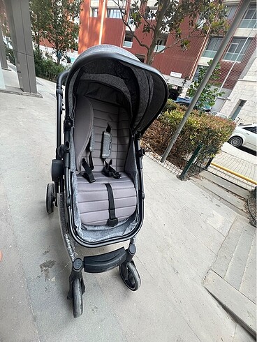 Puset ve bebek arabası
