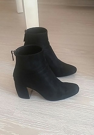 38 Beden siyah Renk Bot yeni sezon