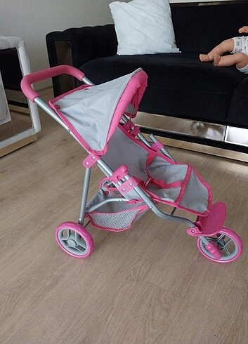 Oyuncak bebek arabası puset