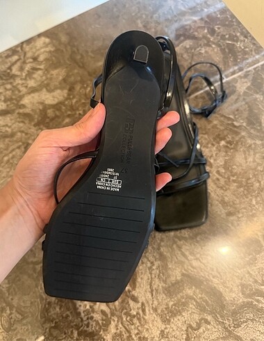 37 Beden PULL&BEAR topuklu sandalet