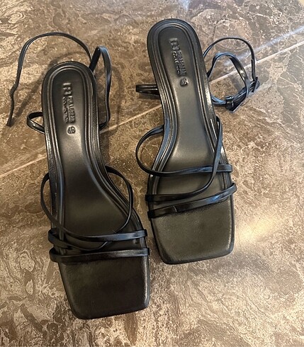 Pull and Bear PULL&BEAR topuklu sandalet